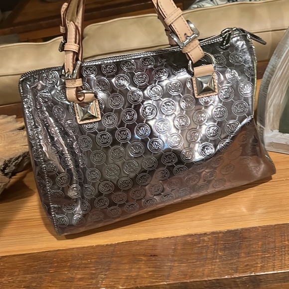 Michael Kores purse - Picture 2 of 8